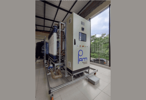 Sistema industrial de microfiltração e ultrafiltração por membranas com módulos verticais desenvolvido pela PAM Membranas Seletivas