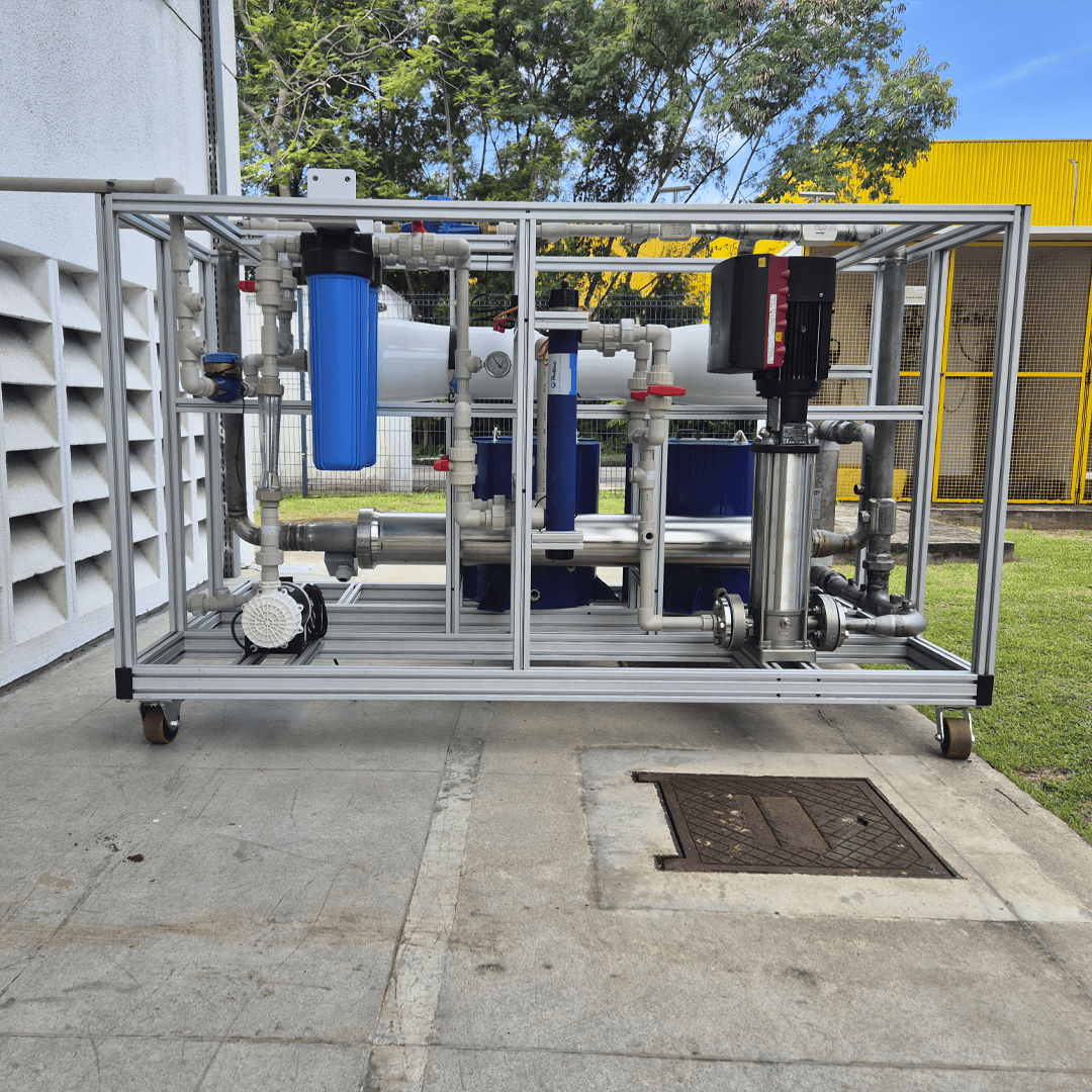 Equipamento de tratamento de água com membranas e filtros industriais PAM