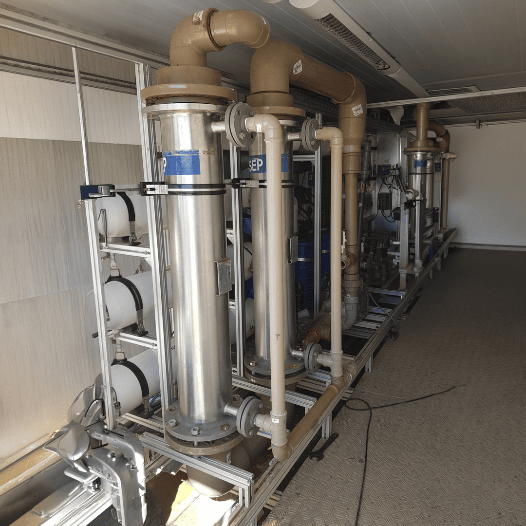 Sistema de ultrafiltração industrial com tubulações desenvolvido pela PAM Membranas Seletivas
