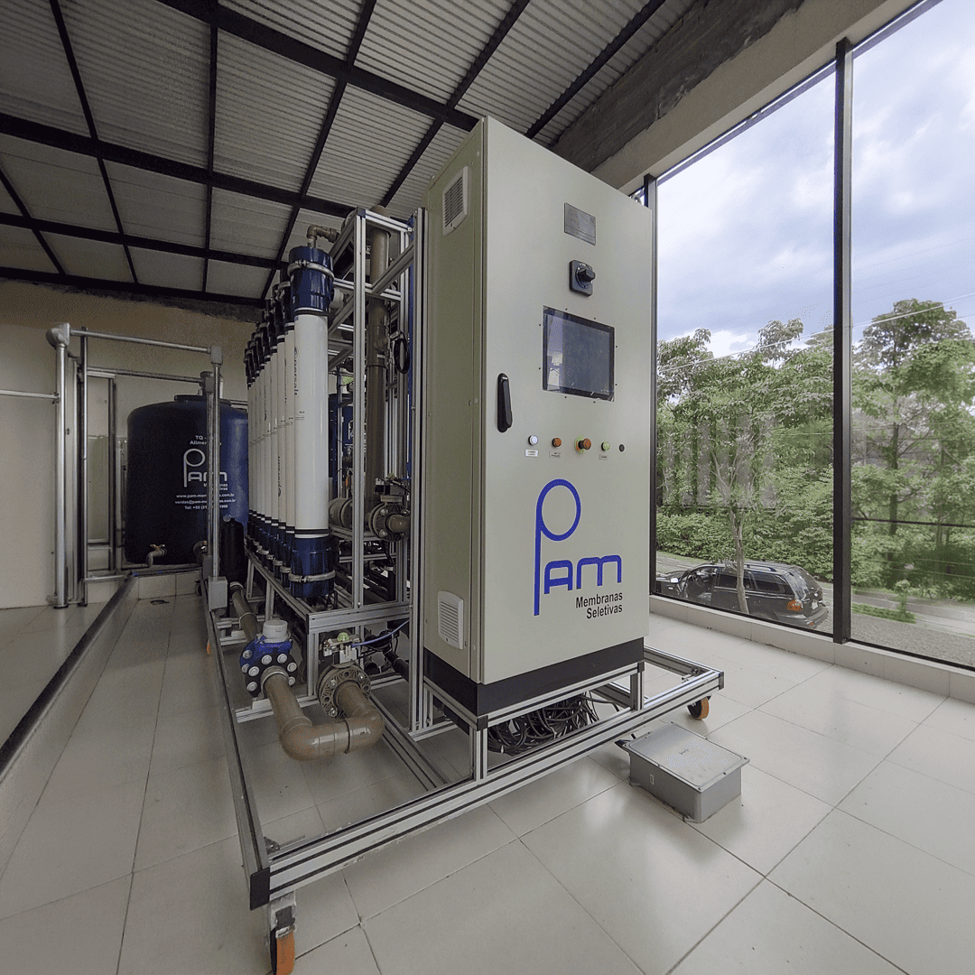 Skid industrial com sistema de membranas e painel de controle PAM Membranas Seletivas